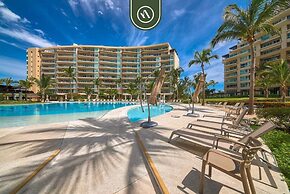 Oceanfront 2 BR Condo - Beach - Restaurant - Gym