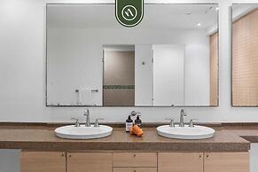 Oceanfront 2 BR Condo - Beach - Restaurant - Gym
