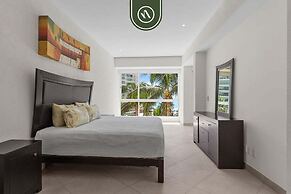 Oceanfront 2 BR Condo - Beach - Restaurant - Gym