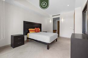 Oceanfront 2 BR Condo - Beach - Restaurant - Gym