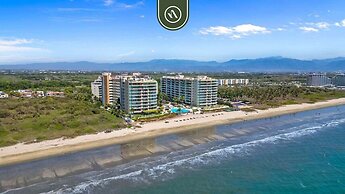 Oceanfront 2 BR Condo - Beach - Restaurant - Gym