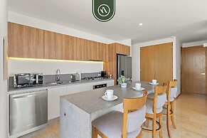 Corner 2 BR Condo - Rooftop Pool With Oceanview