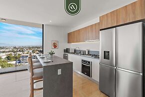 Corner 2 BR Condo - Rooftop Pool With Oceanview