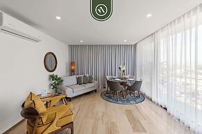 Corner 2 BR Condo - Rooftop Pool With Oceanview