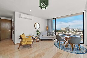 Corner 2 BR Condo - Rooftop Pool With Oceanview