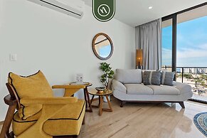 Corner 2 BR Condo - Rooftop Pool With Oceanview