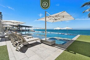 Luxury 2 BR Condo With Dream Pools - Beach - Art