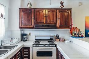 Ocean View 2Br Condo-balcony-beach-pool - 604