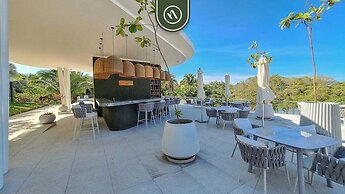 New 3BR Condo - Oceanview Terrace - Private Beach