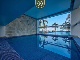 Luxury Oceanfront 2BR Condo With Private Balcony