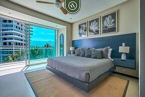 Luxury Oceanfront 2BR Condo With Private Balcony