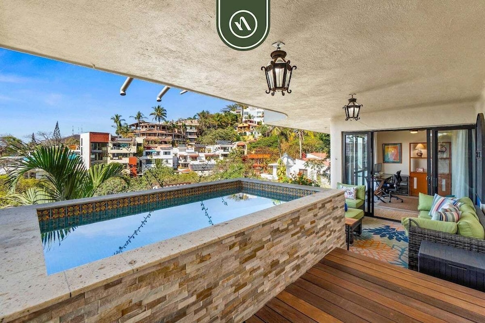 Mexican 2 BR Condo - Private Pool - Romantic Zone
