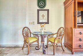 Beachfront 2 BR Condo - Beach - Pools - Tennis