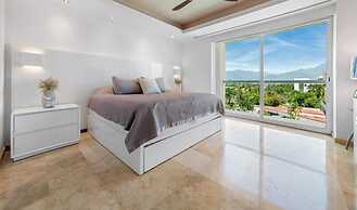 Luxury Oceanfront 4BR Condo - Pool - Ocean View