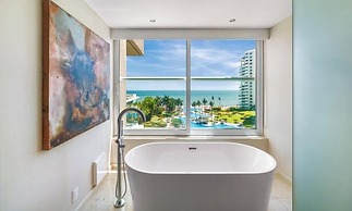 Luxury Oceanfront 4BR Condo - Pool - Ocean View