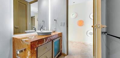 Luxury Oceanfront 4BR Condo - Pool - Ocean View
