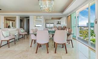Luxury Oceanfront 4BR Condo - Pool - Ocean View