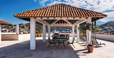 Ocean View 2Br Condo-balcony-beach-pool - 802