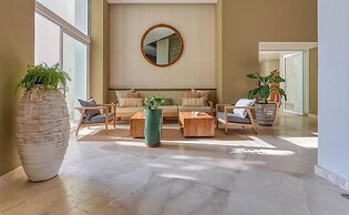 Luxury Oceanfront 3 BR Condo - Pools