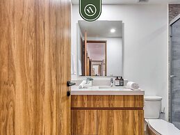 Luxury Oceanfront 3 BR Condo - Pools