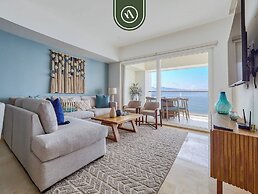Luxury Oceanfront 3 BR Condo - Pools