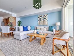 Luxury Oceanfront 3 BR Condo - Pools