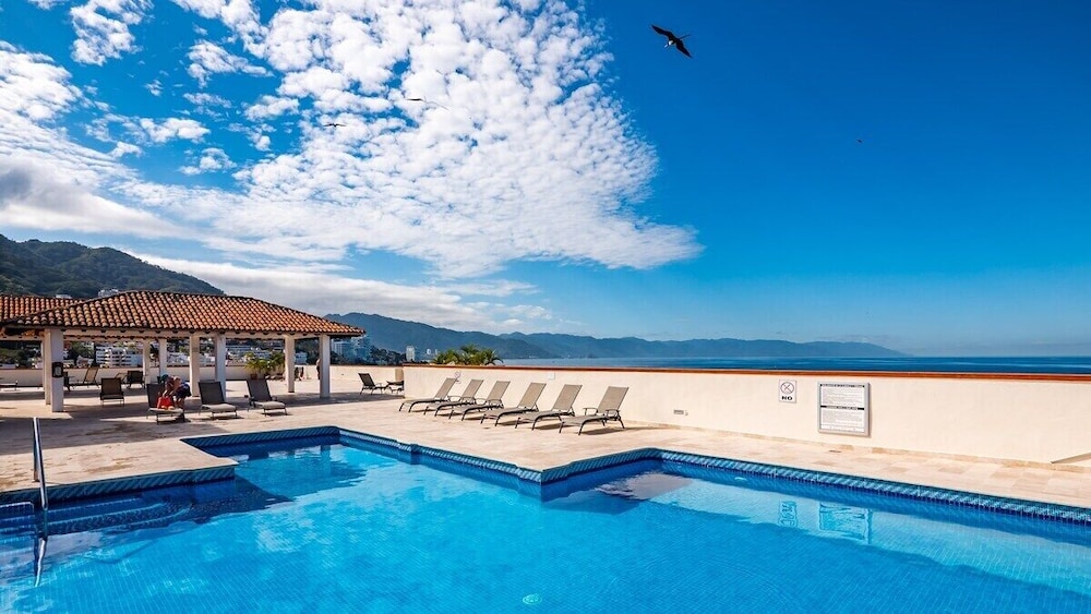 Ocean View 2Br Condo-balcony-beach-pool - 214