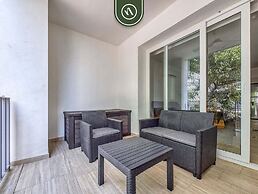 New 1 BR Condo - Oceanview Pool - 2 min to Beach
