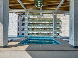 New 1 BR Condo - Oceanview Pool - 2 min to Beach