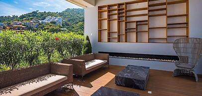 Luxury Corner Unit With Breataking Ocean Views