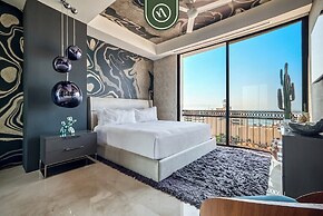 Luxury Corner Unit With Breataking Ocean Views