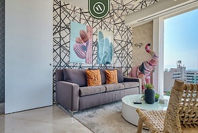 Luxury Corner Unit With Breataking Ocean Views