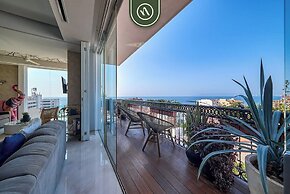 Luxury Corner Unit With Breataking Ocean Views