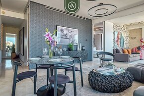 Luxury Corner Unit With Breataking Ocean Views
