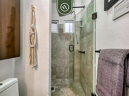 Corner 2 BR Condo - Spectacular Oceanview Sunsets