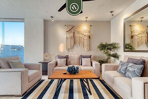 Corner 2 BR Condo - Spectacular Oceanview Sunsets