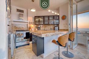 Corner 2 BR Condo - Spectacular Oceanview Sunsets