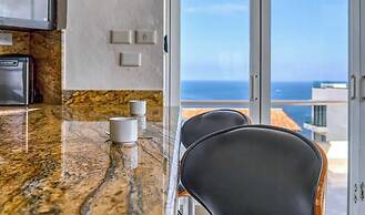 Corner 2 BR Condo - Spectacular Oceanview Sunsets