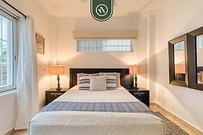 Corner 2 BR Condo - Spectacular Oceanview Sunsets