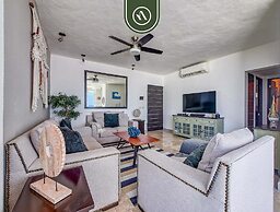 Corner 2 BR Condo - Spectacular Oceanview Sunsets