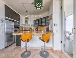 Corner 2 BR Condo - Spectacular Oceanview Sunsets