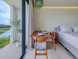 Luxury Condo With Canal View - Near Beach
