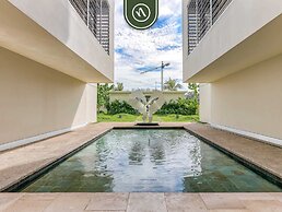 Luxury Condo With Canal View - Near Beach