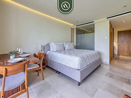 Luxury Condo With Canal View - Near Beach