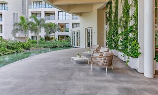 Luxury Condo With Canal View - Near Beach