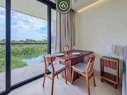 Luxury Condo With Canal View - Near Beach