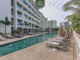 Luxury Condo With Canal View - Near Beach