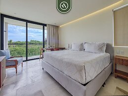 Luxury Condo With Canal View - Near Beach