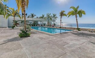Amazing Oceanfront 1BR Condo - Rooftop Pool