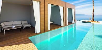 Stylish King-bed Unit - Pool - Ocean View - Gym
